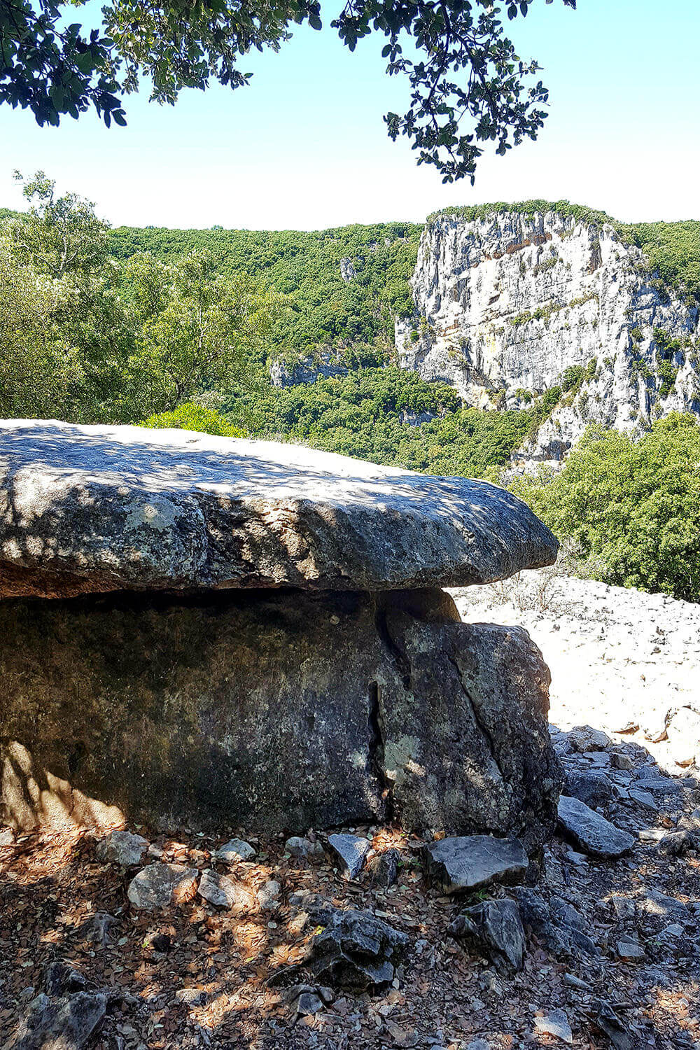 animation nature à la découverte des dolmens d'ardèche